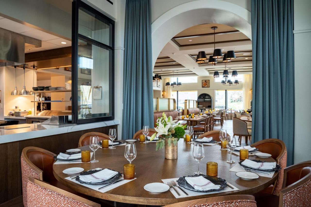 The Benson Hotel & Faculty Club Aurora Εξωτερικό φωτογραφία